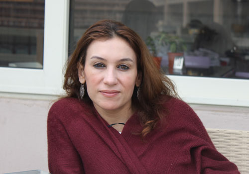 صورة المؤلف لنا عبد الرحمن صورة المؤلف لنا عبد الرحمن